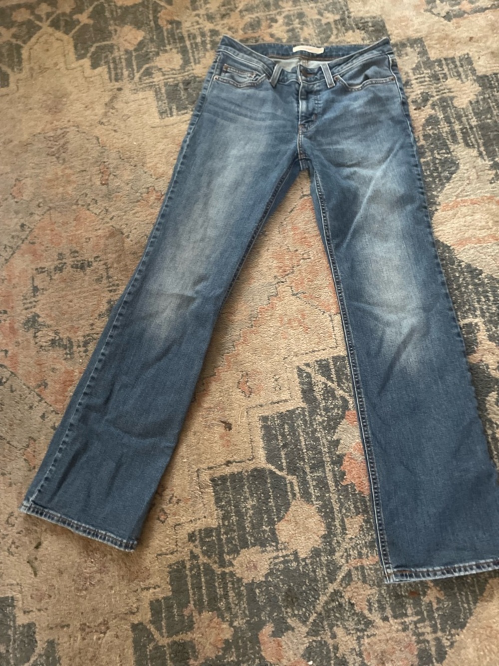 Levi's Women's low rise Bootcut Jeans - Blue Wash